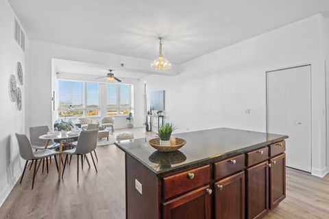 Tiny photo for 6000 N Cicero Avenue #404, Chicago, IL 60646 (MLS # 12481613)