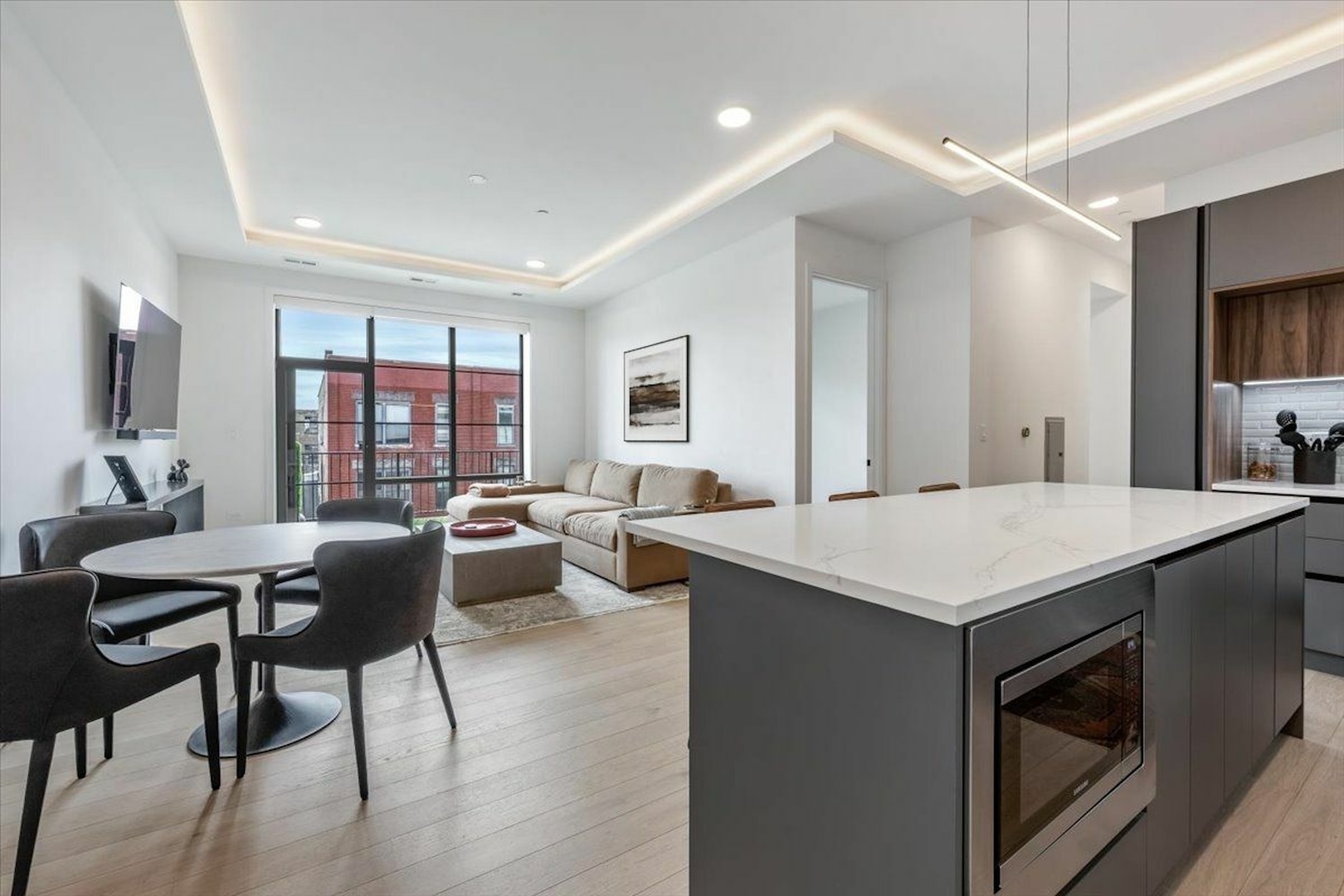 504 N Leavitt Street 302