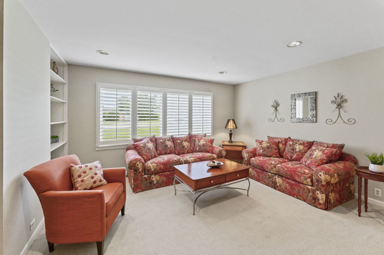 216 Hickory Court