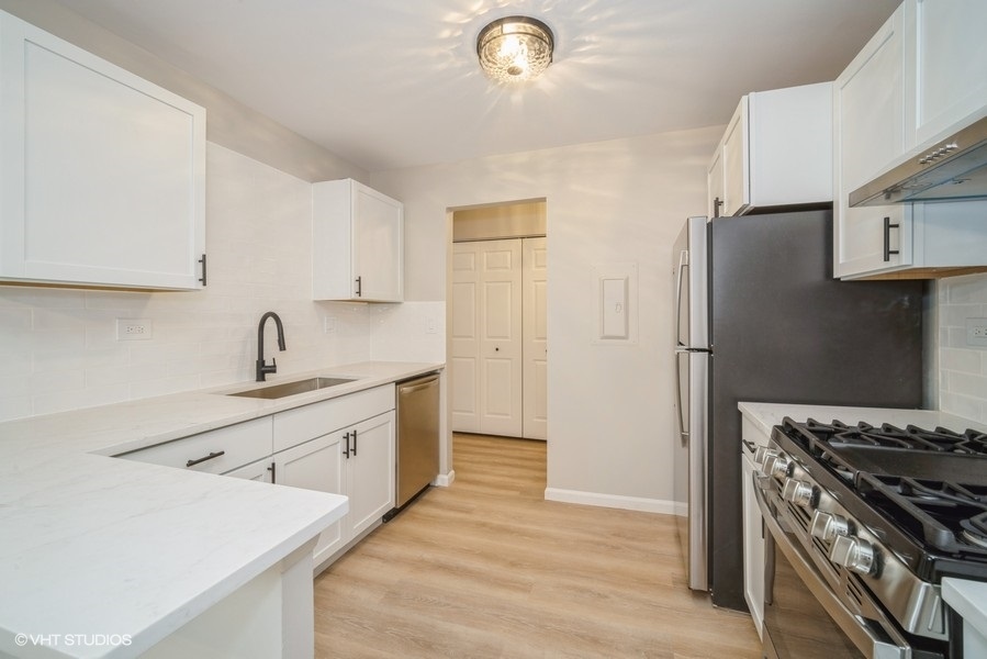 940 E Old Willow Road 304