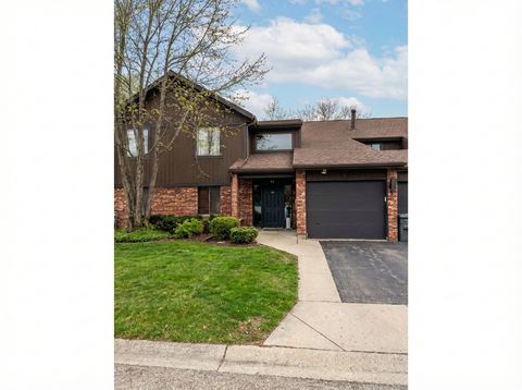 Photo of 15 Creekside Circle #B, Elgin, IL 60123 (MLS # 12550383)