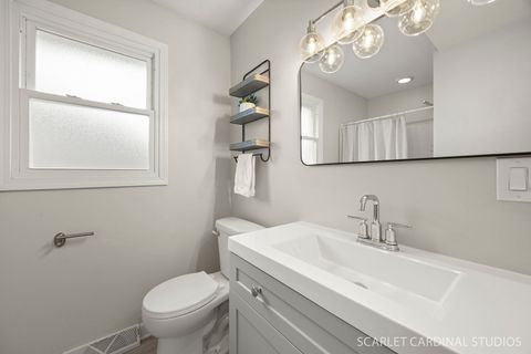 Tiny photo for 774 N Kenilworth Avenue, Glen Ellyn, IL 60137 (MLS # 12545771)