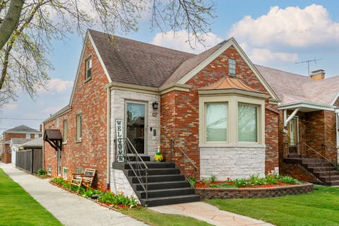 Photo of 3546 Wenonah Avenue, Berwyn, IL 60402 (MLS # 12654296)