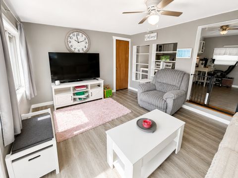 Tiny photo for 272 Misty Ridge Rdg, Lakemoor, IL 60051 (MLS # 12688348)