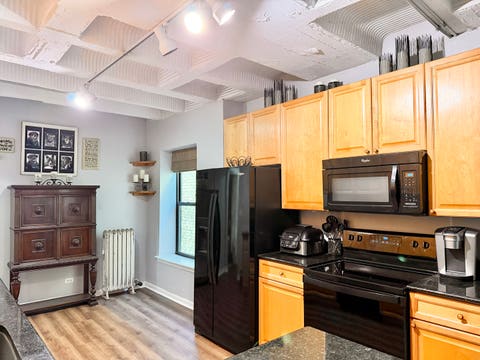 Tiny photo for 5646 N Kenmore Avenue #4B, Chicago, IL 60660 (MLS # 12736393)