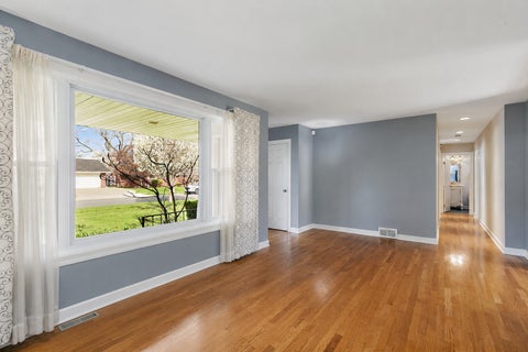 Tiny photo for 629 N Wren Avenue, Palatine, IL 60067 (MLS # 12662950)