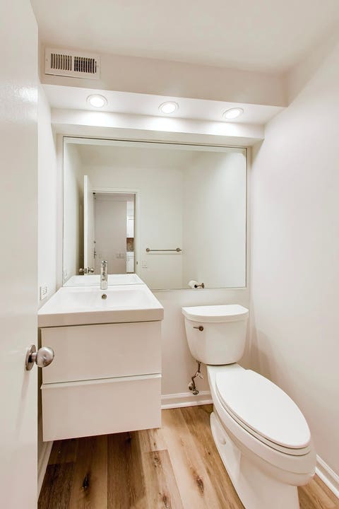 Tiny photo for 110 E Delaware Place #1402, Chicago, IL 60611 (MLS # 12742334)