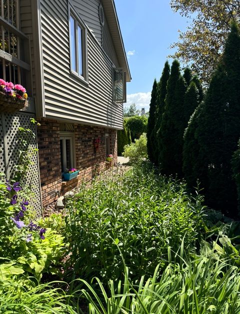 Tiny photo for 856 Quail Drive, Bradley, IL 60915 (MLS # 12616098)