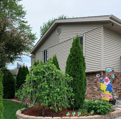 Tiny photo for 856 Quail Drive, Bradley, IL 60915 (MLS # 12616098)