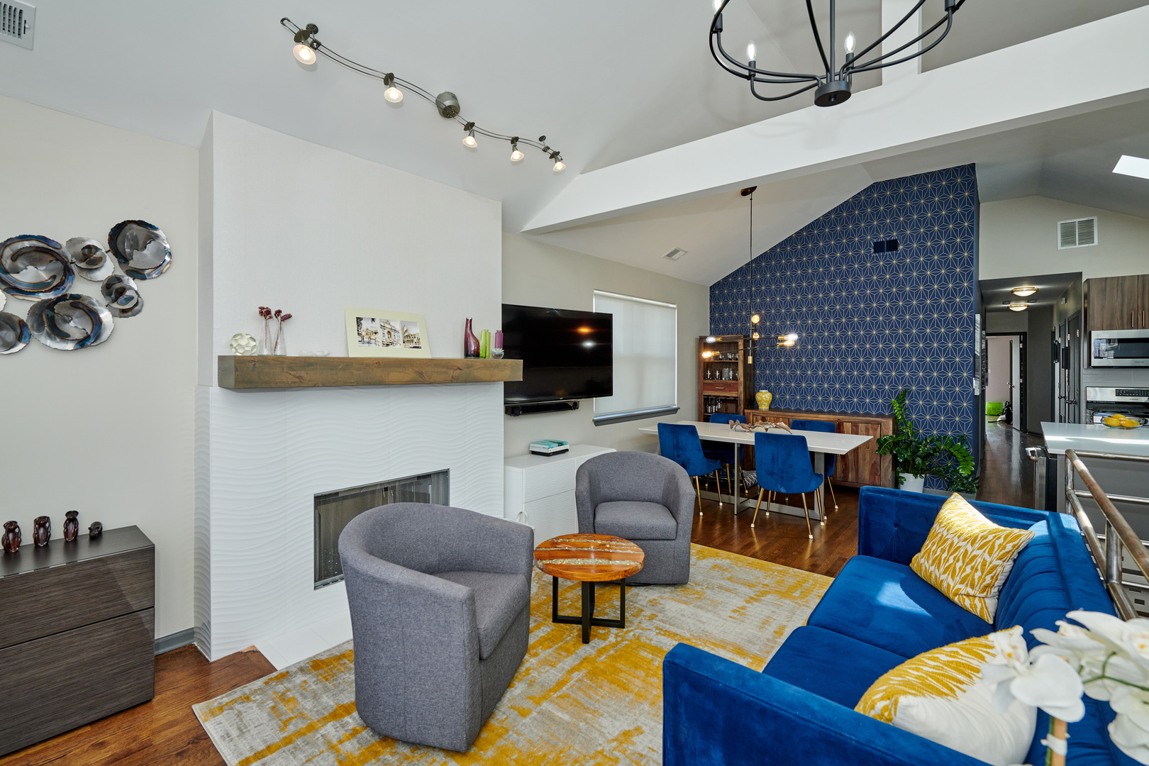 2921 W Washington Boulevard 3