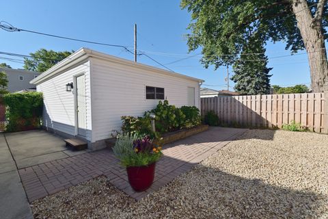 Tiny photo for 2519 W 110th Street, Chicago, IL 60655 (MLS # 12448252)