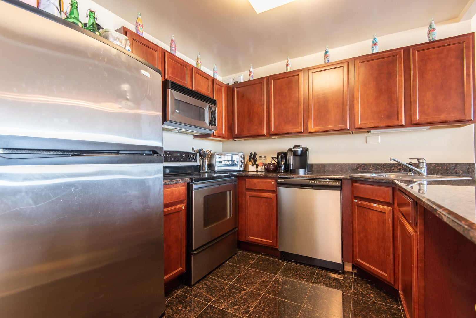 525 W HAWTHORNE Place 2704