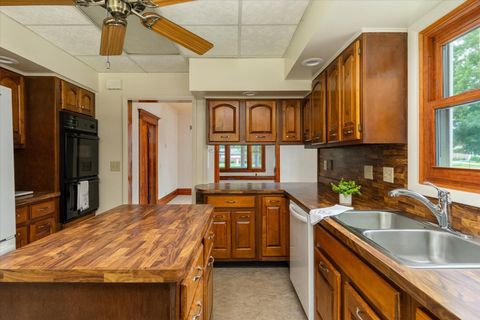 Tiny photo for 443 E Peru Street, Princeton, IL 61356 (MLS # 12434184)