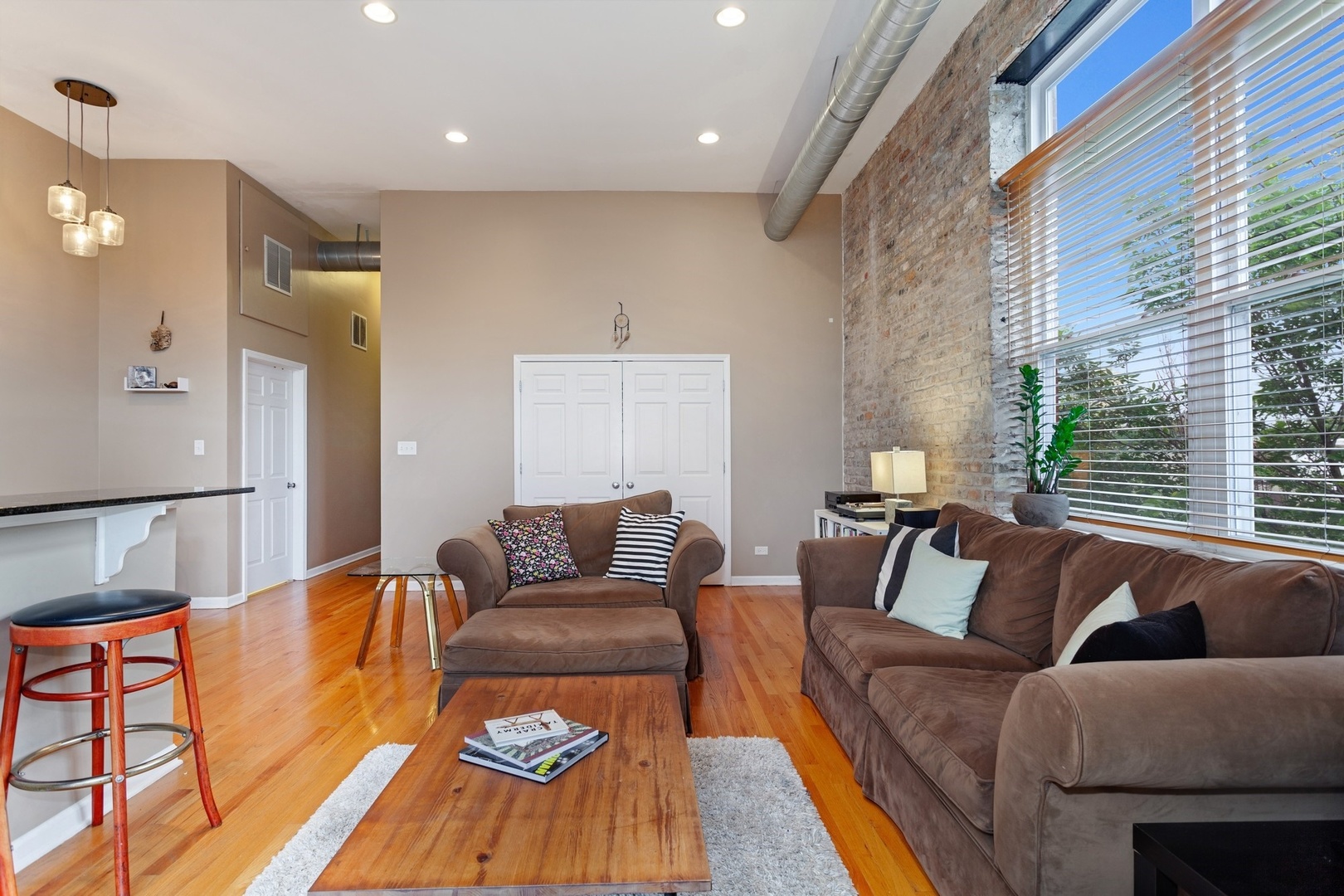949 N Willard Court 203