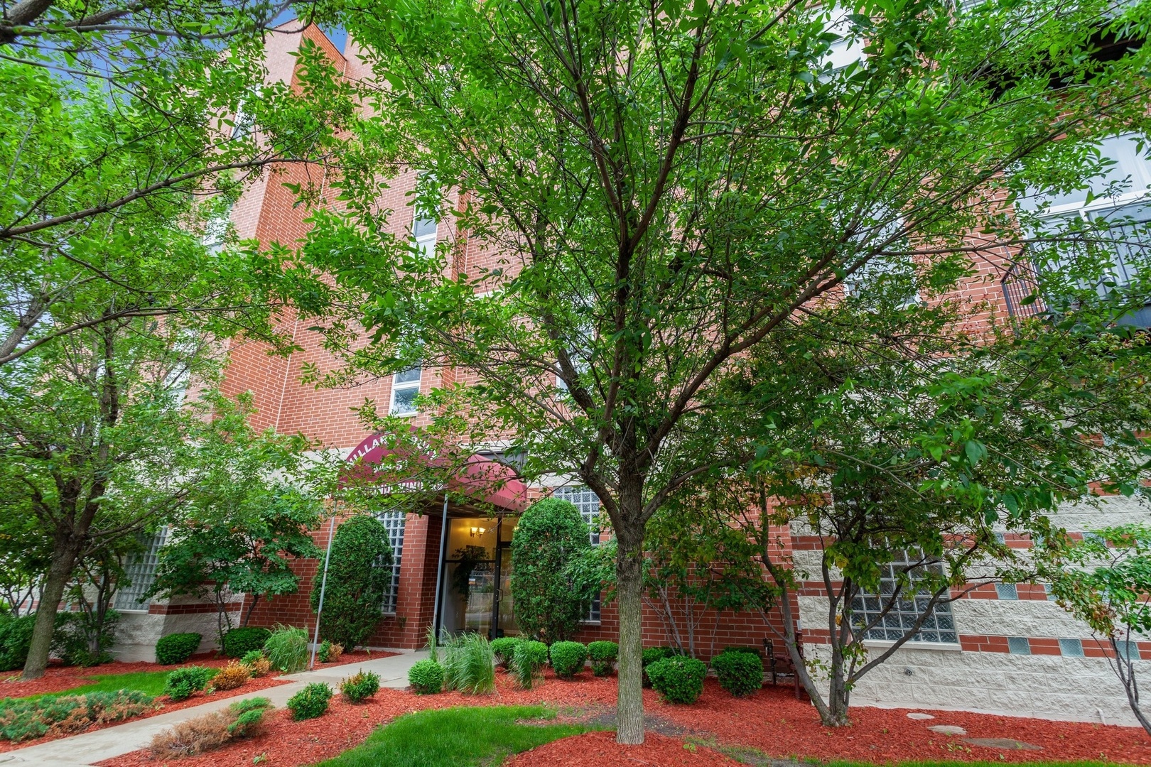 949 N Willard Court 203