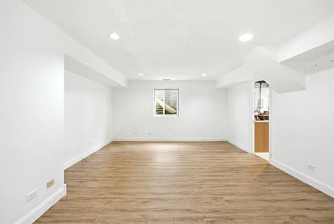 Tiny photo for 9 Tenneyson Court, Lake In The Hills, IL 60156 (MLS # 12400296)