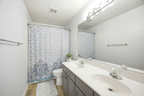 Tiny photo for 9 Tenneyson Court, Lake In The Hills, IL 60156 (MLS # 12400296)