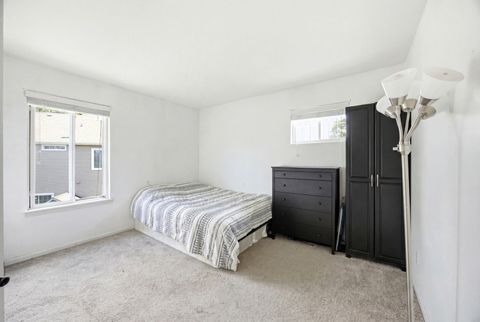 Tiny photo for 9 Tenneyson Court, Lake In The Hills, IL 60156 (MLS # 12400296)