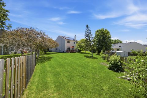 Tiny photo for 9 Tenneyson Court, Lake In The Hills, IL 60156 (MLS # 12400296)