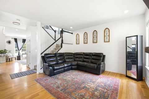 Tiny photo for 9 Tenneyson Court, Lake In The Hills, IL 60156 (MLS # 12400296)