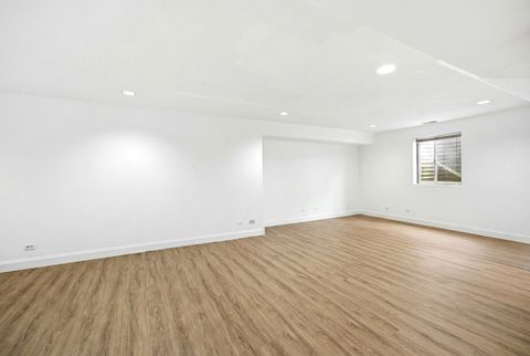 Tiny photo for 9 Tenneyson Court, Lake In The Hills, IL 60156 (MLS # 12400296)