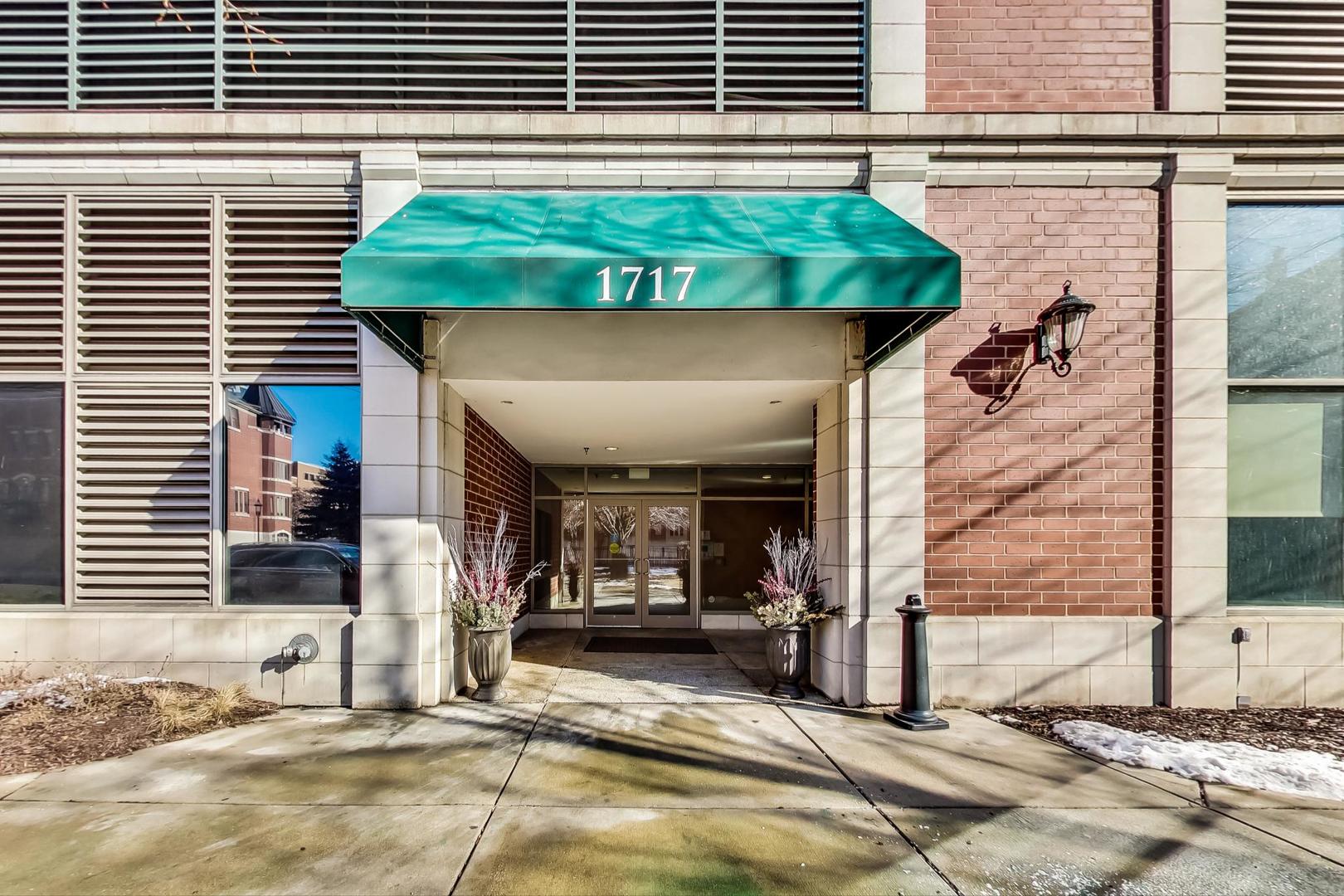 1717 S Prairie Avenue 2309