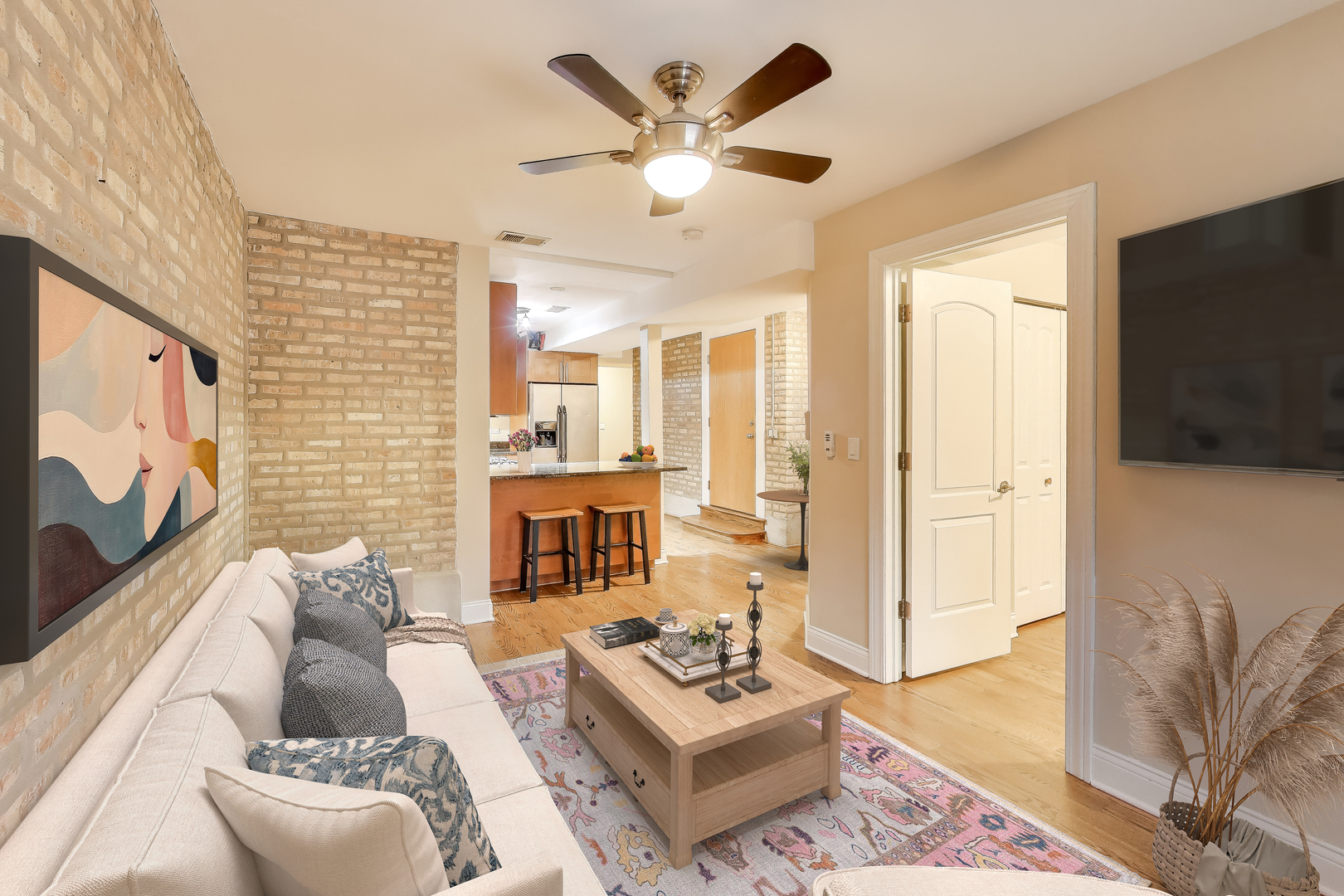 1549 W Sherwin Avenue 106