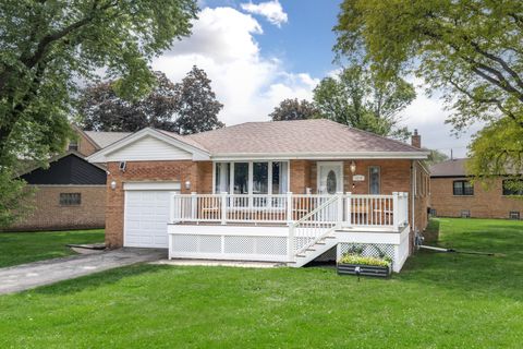 Photo of 4216 Kathleen Lane, Oak Lawn, IL 60453 (MLS # 12653607)