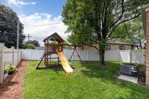 Tiny photo for 4216 Kathleen Lane, Oak Lawn, IL 60453 (MLS # 12653607)