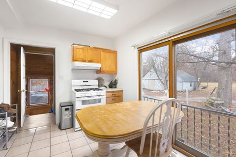 Tiny photo for 555 Trailside Lane, Des Plaines, IL 60016 (MLS # 12556616)