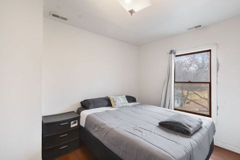 Tiny photo for 555 Trailside Lane, Des Plaines, IL 60016 (MLS # 12556616)