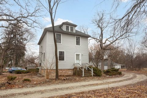 Photo of 555 Trailside Lane, Des Plaines, IL 60016 (MLS # 12556616)