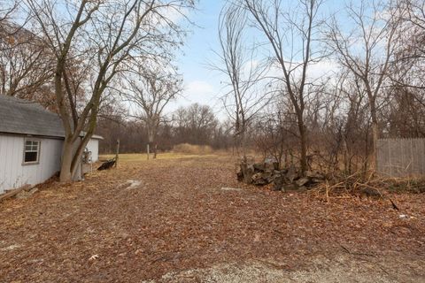 Tiny photo for 555 Trailside Lane, Des Plaines, IL 60016 (MLS # 12556616)