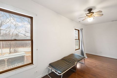 Tiny photo for 555 Trailside Lane, Des Plaines, IL 60016 (MLS # 12556616)