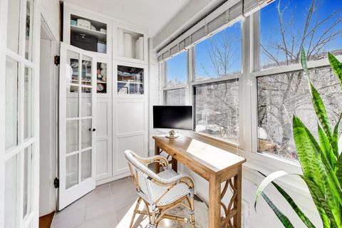 Tiny photo for 918 W WAVELAND Avenue #2E, Chicago, IL 60613 (MLS # 12625502)