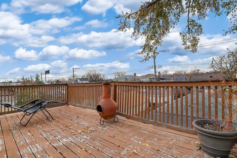 Tiny photo for 5526 N Mason Avenue, Chicago, IL 60630 (MLS # 12519202)