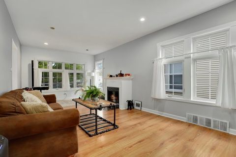 Tiny photo for 5526 N Mason Avenue, Chicago, IL 60630 (MLS # 12519202)