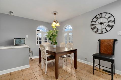 Tiny photo for 5526 N Mason Avenue, Chicago, IL 60630 (MLS # 12519202)