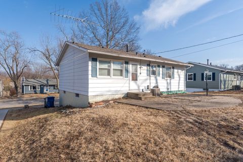 Tiny photo for 3212 Magnolia Court, Bettendorf, IA 52722 (MLS # 12570733)