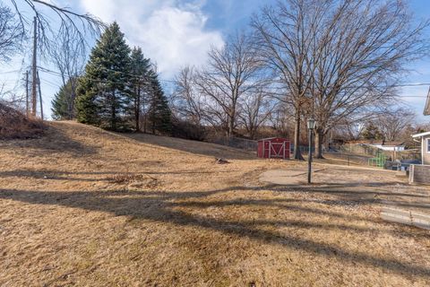 Tiny photo for 3212 Magnolia Court, Bettendorf, IA 52722 (MLS # 12570733)
