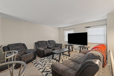 Tiny photo for 3212 Magnolia Court, Bettendorf, IA 52722 (MLS # 12570733)