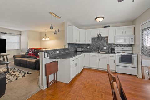 Tiny photo for 3212 Magnolia Court, Bettendorf, IA 52722 (MLS # 12570733)