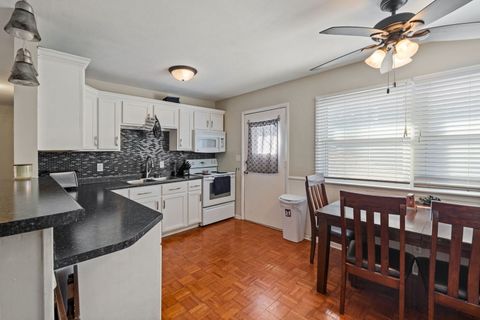 Tiny photo for 3212 Magnolia Court, Bettendorf, IA 52722 (MLS # 12570733)