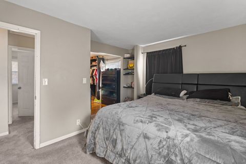 Tiny photo for 3212 Magnolia Court, Bettendorf, IA 52722 (MLS # 12570733)