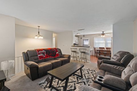 Tiny photo for 3212 Magnolia Court, Bettendorf, IA 52722 (MLS # 12570733)