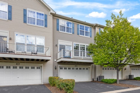 Tiny photo for 809 Brodhead Drive, Aurora, IL 60504 (MLS # 12762095)