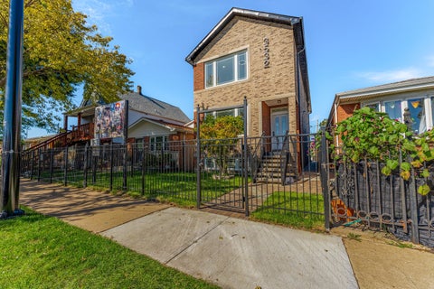Photo of 3532 W Pershing Road, Chicago, IL 60632 (MLS # 12785863)