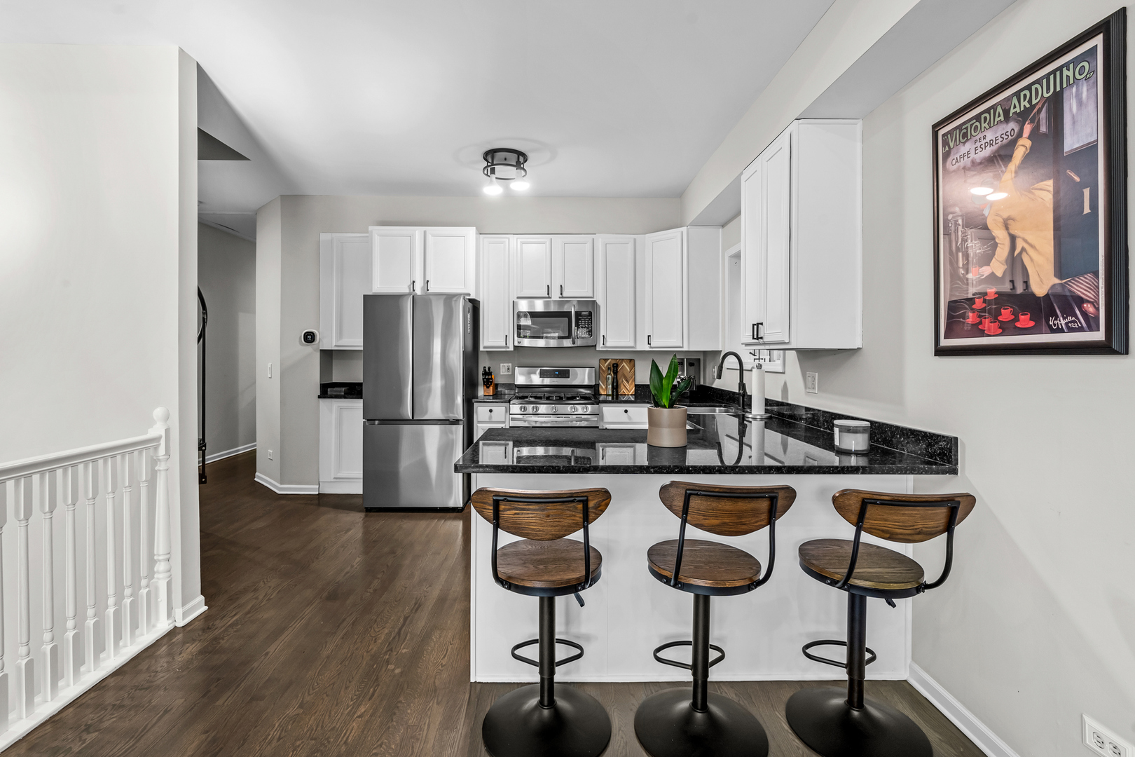 2737 N Southport Avenue 3