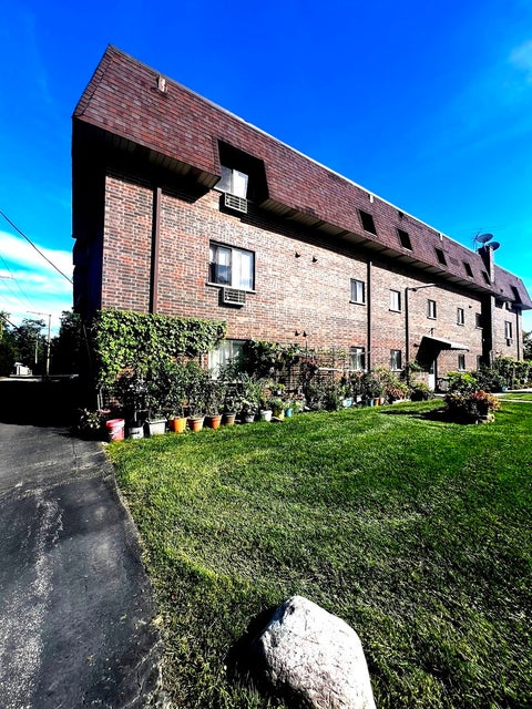 Tiny photo for 4942 Douglas Road #206, Downers Grove, IL 60515 (MLS # 12776284)