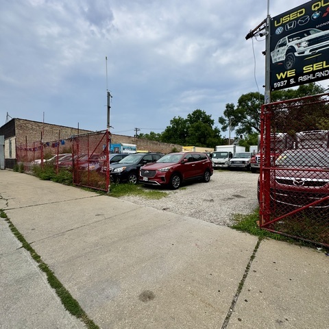 5937 S ASHLAND Avenue